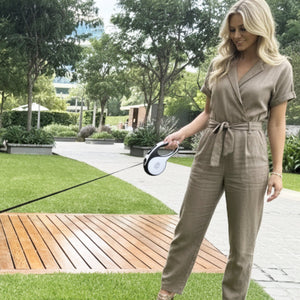 White Retractable Dog Leash with Poop Bag Dispenser - Daizzy Gear - Stylish Accessories for Dogs